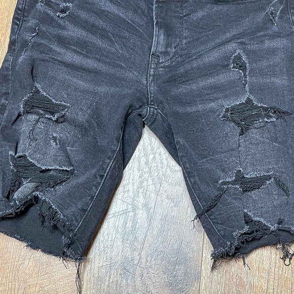 American Eagle Woman’s Black Mid-Thigh Distressed Jean Shorts Size 28 - Picture 2 of 6